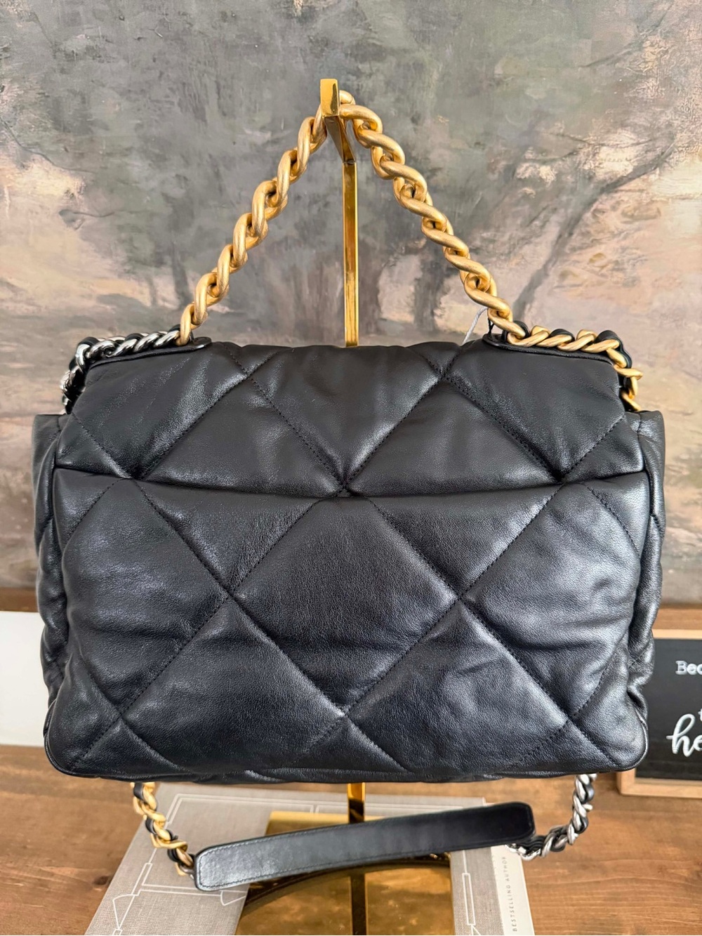 Chanel 19 Medium - Picture 9 of 15